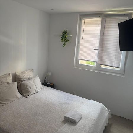 Privat Room In Private Security Residence With Free Parking, 1 Minute From Tramway, 9 Minutes From De Center, Accessible All Transports Nice Extérieur photo